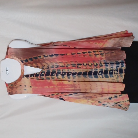 Entro Multi-colored Tie-Dye Round Neck Line 1 Button Closure. Size M - Picture 1 of 11